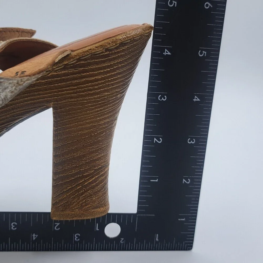 Born Metallic Gray  Silver Leather Heel Sandals Women Size 9 Large Flower Accent